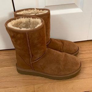 Like-new UGGs size women’s 9